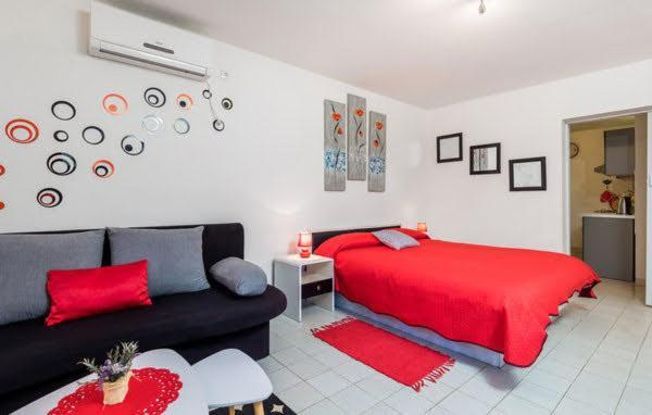 Apartment Rojal มาลีโลชินจ์ ภายนอก รูปภาพ