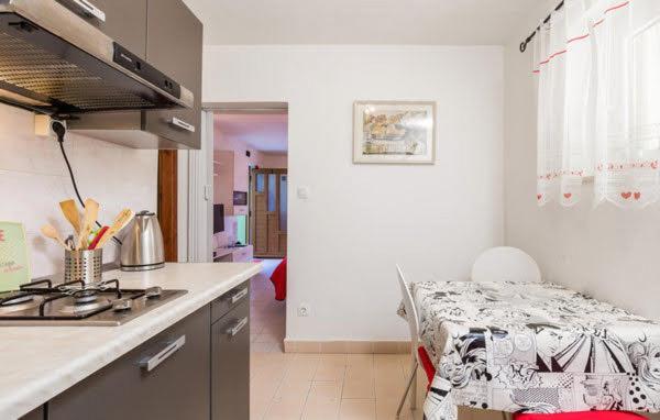 Apartment Rojal มาลีโลชินจ์ ภายนอก รูปภาพ