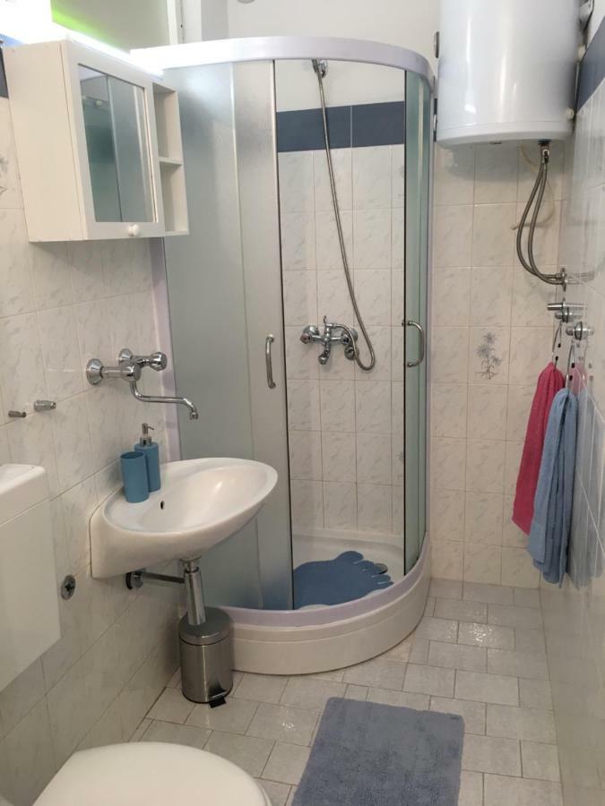Apartment Rojal มาลีโลชินจ์ ภายนอก รูปภาพ